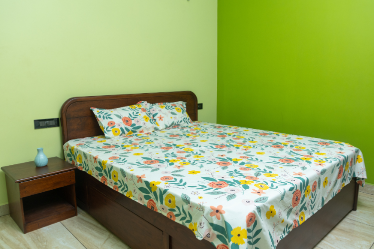 Rosy Angel Bedsheet - Leafy Floral
