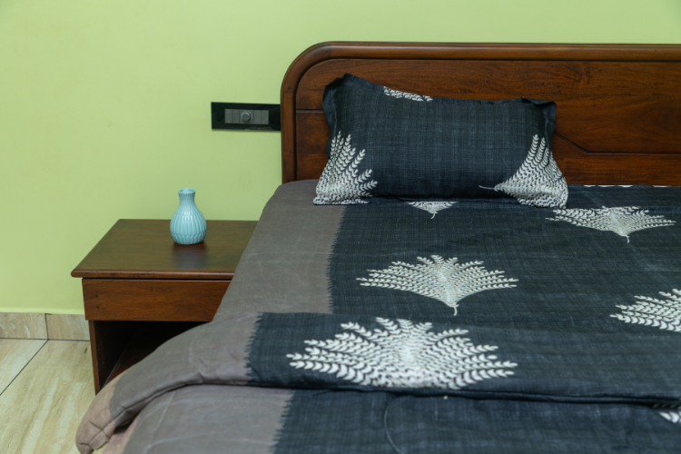 Sparx Elegant 4Pcs Bedding Set