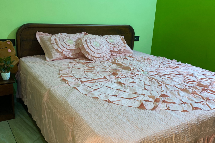 Versa Bedcover - Pink