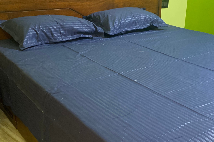 Striped bedsheet - Navy Blue