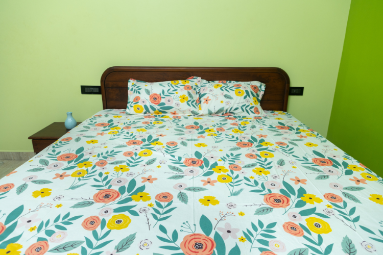 Rosy Angel Bedsheet - Leafy Floral