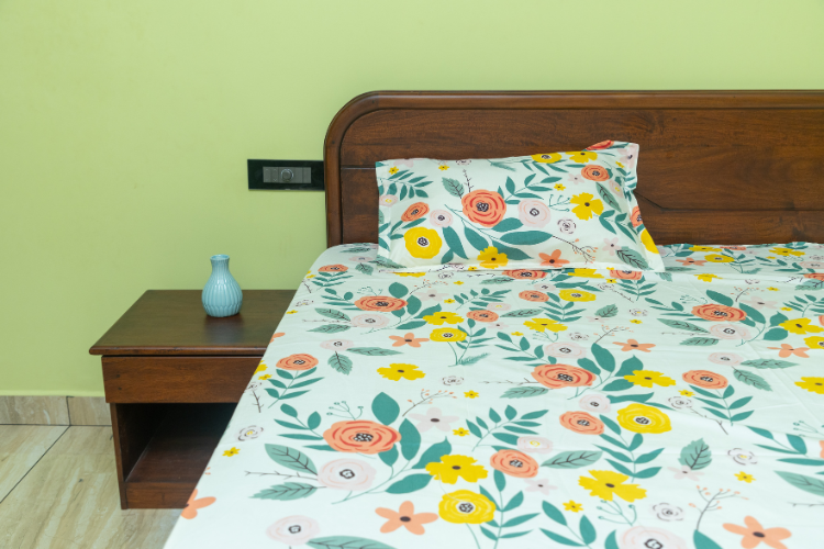 Rosy Angel Bedsheet - Leafy Floral