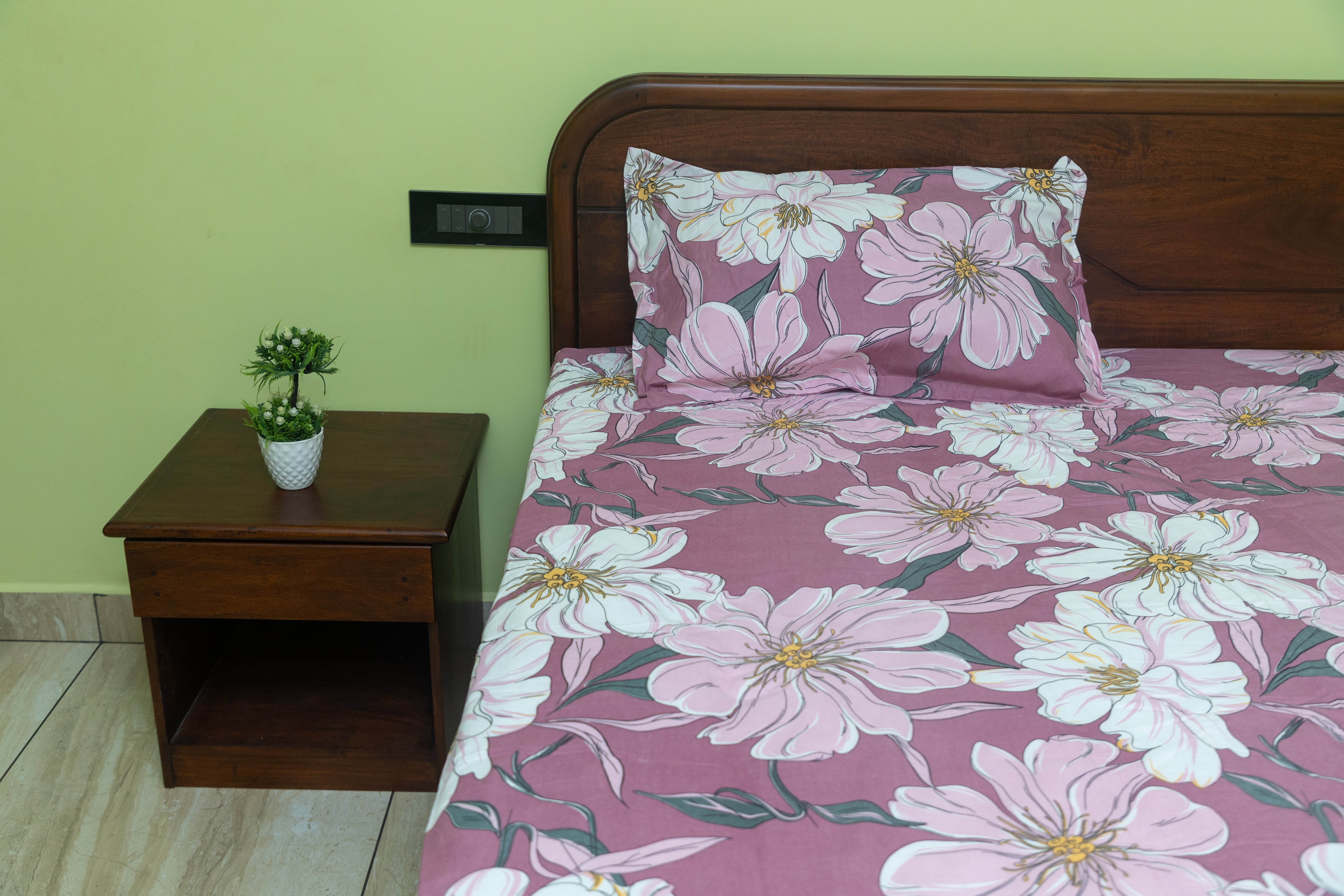 Beauty Fitted 3Pcs Bedsheet - Floral
