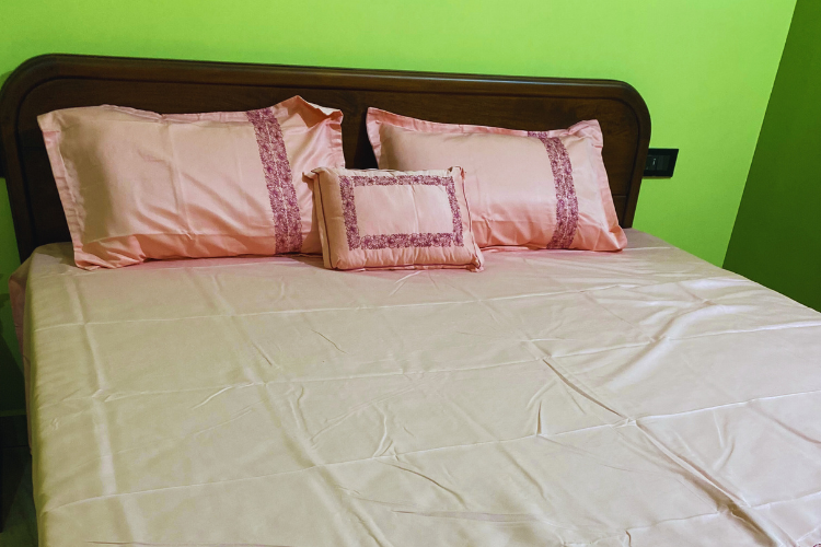 Rubani Embroidered Bedcover - Pink