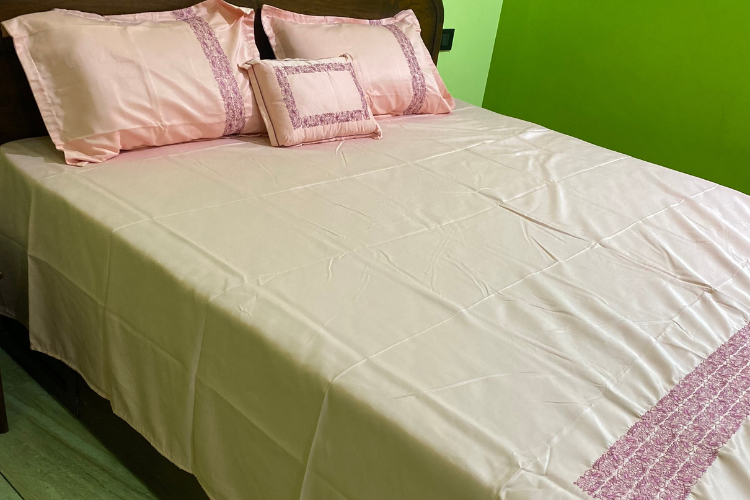 Rubani Embroidered Bedcover - Pink