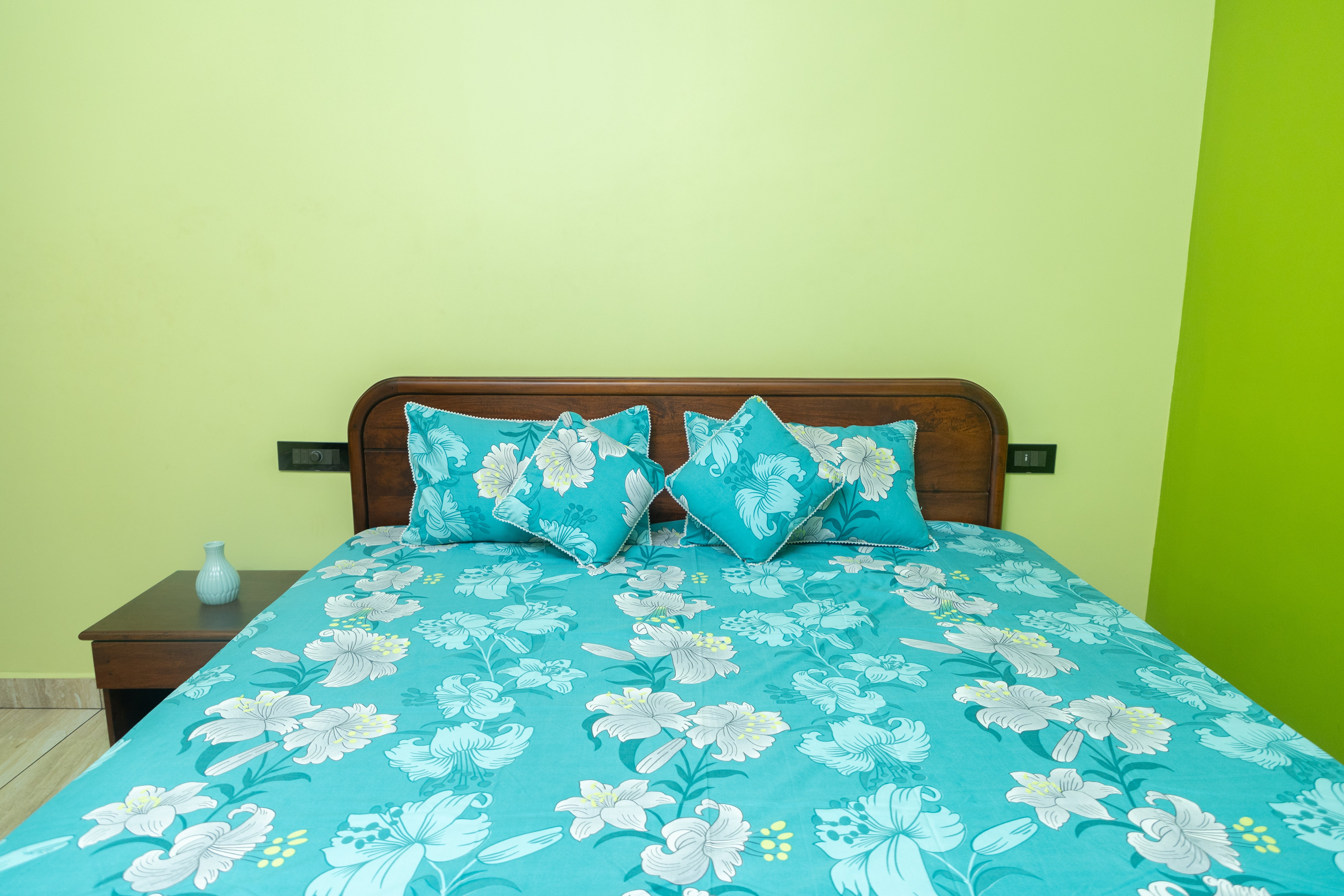 Crystal 5-Piece Bedding Set