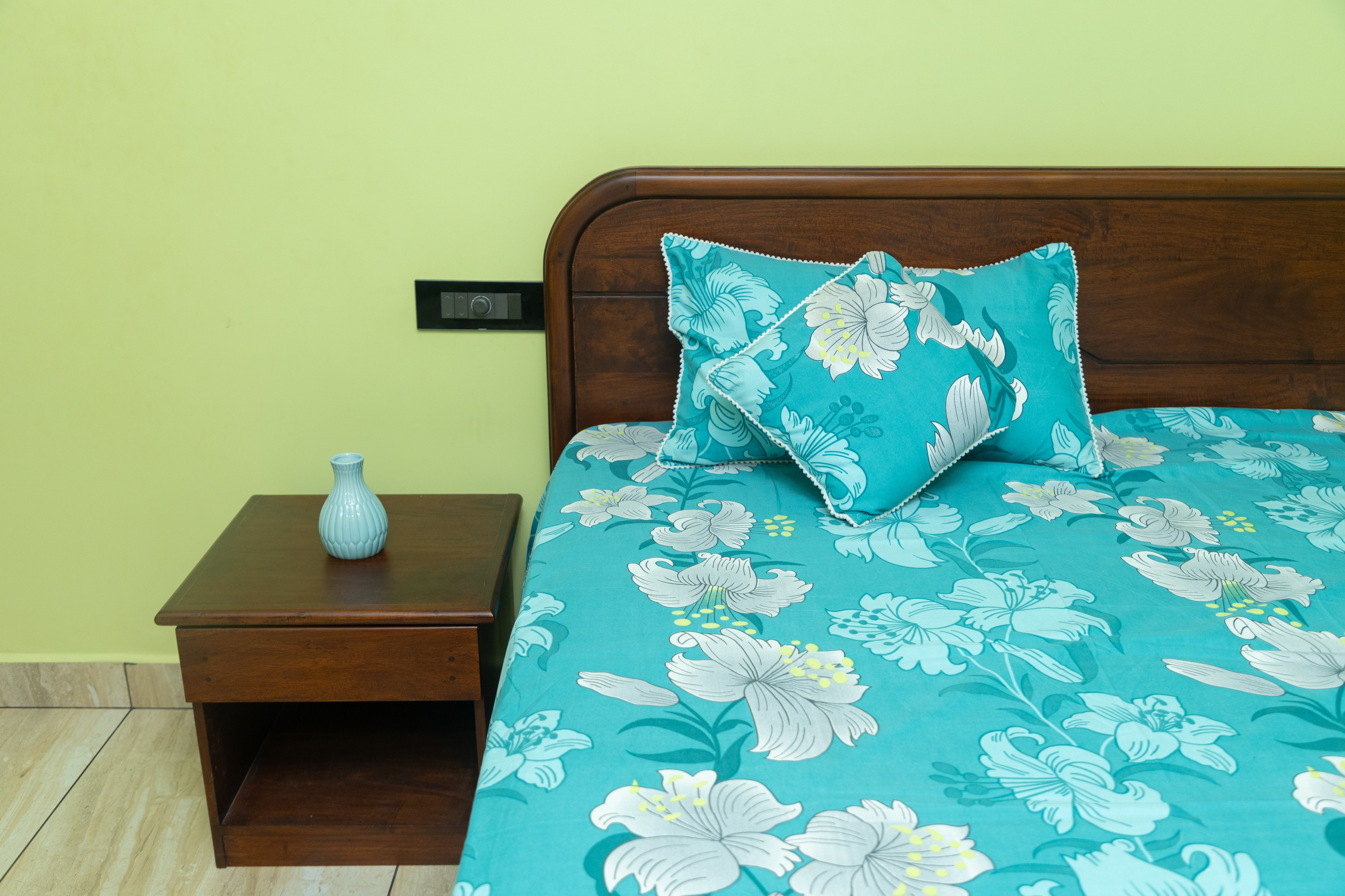 Crystal 5-Piece Bedding Set