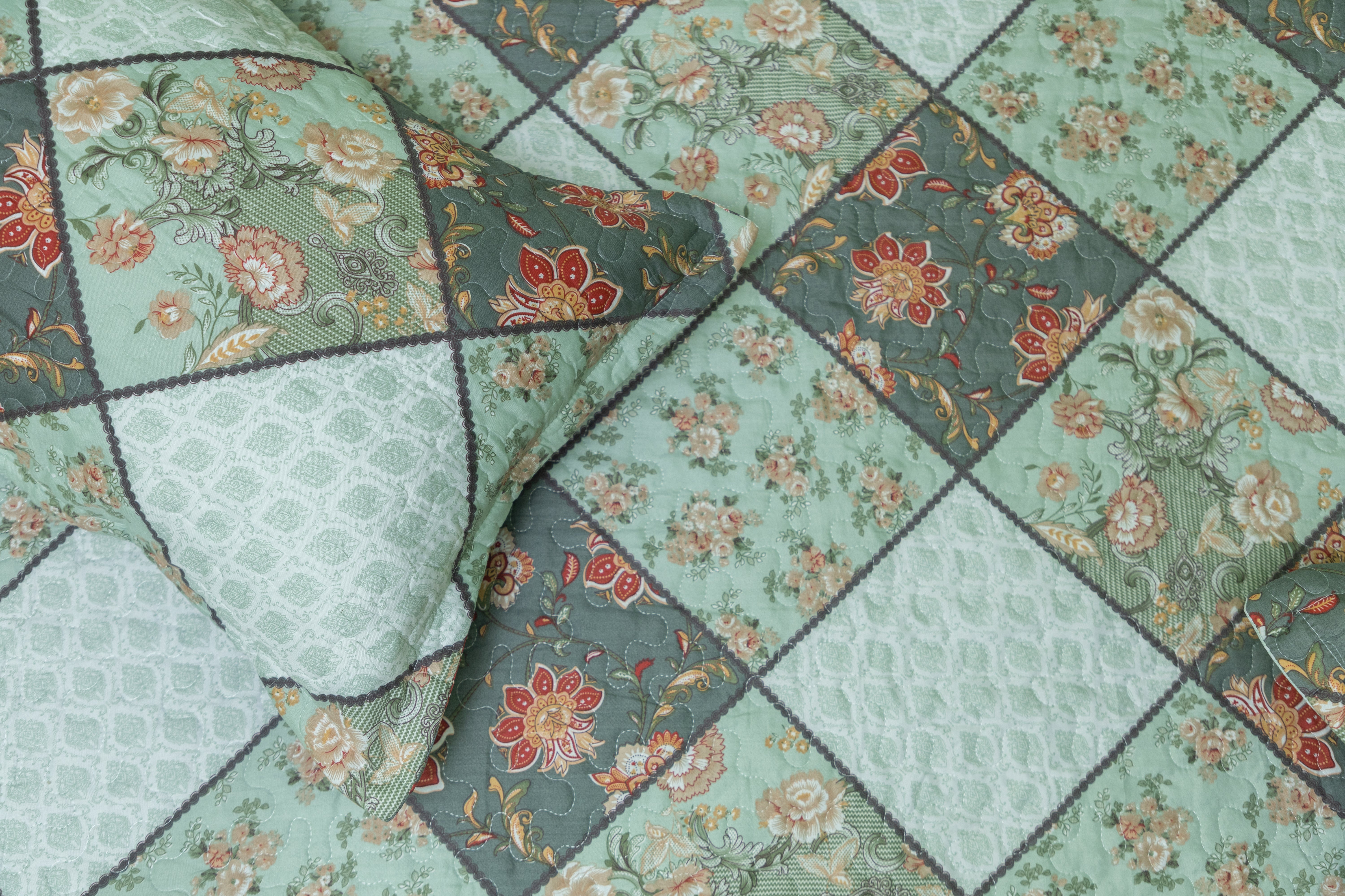 Floral Queen Bedcover