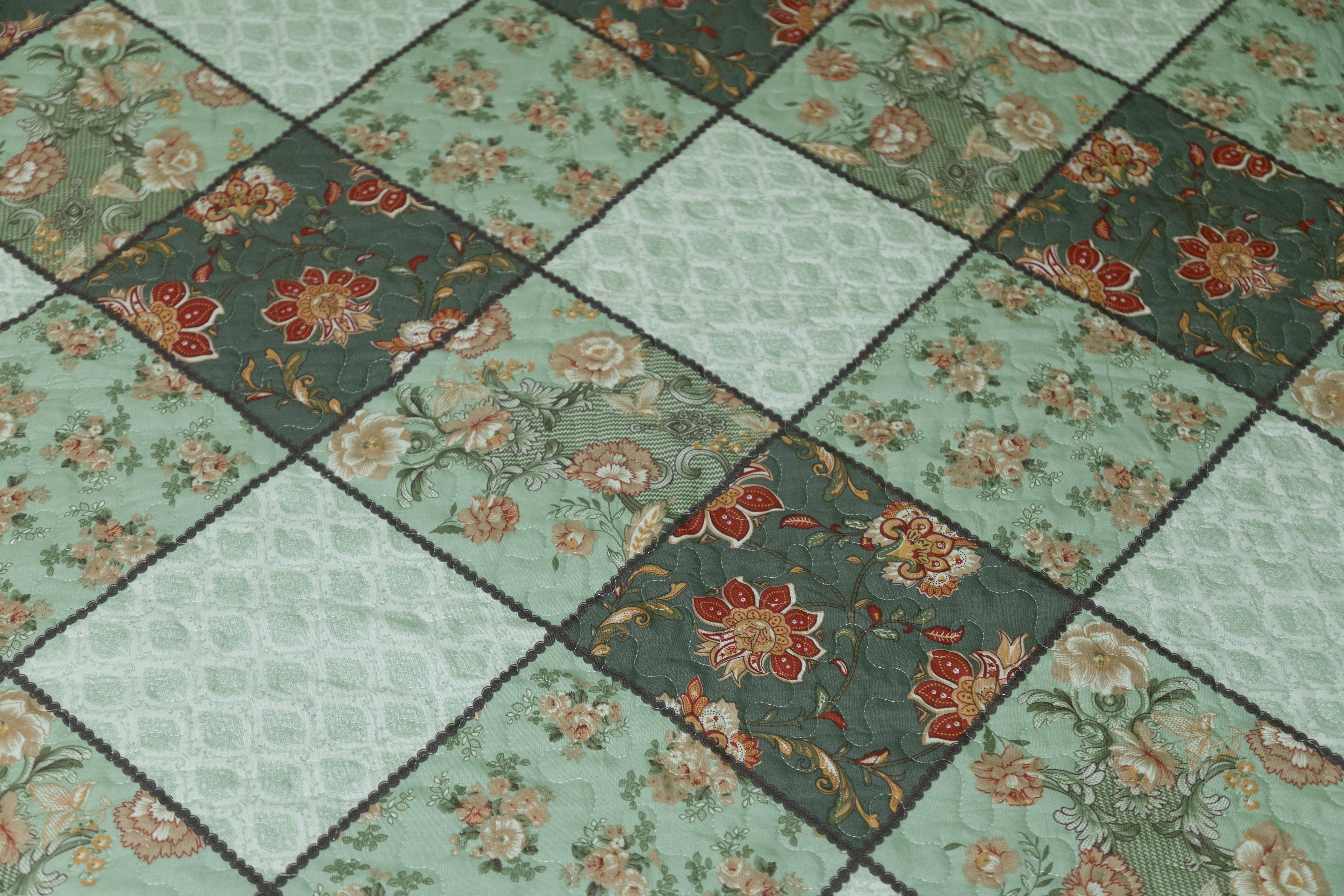 Floral Queen Bedcover